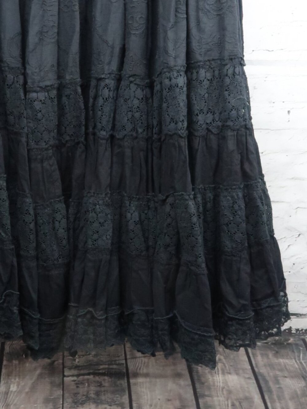 ANTICA SANTORIA BY GIACAMO CIRQUE BLACK EYELET HI LOW GYPSY MAXI SKIRT - Picture 9 of 11
